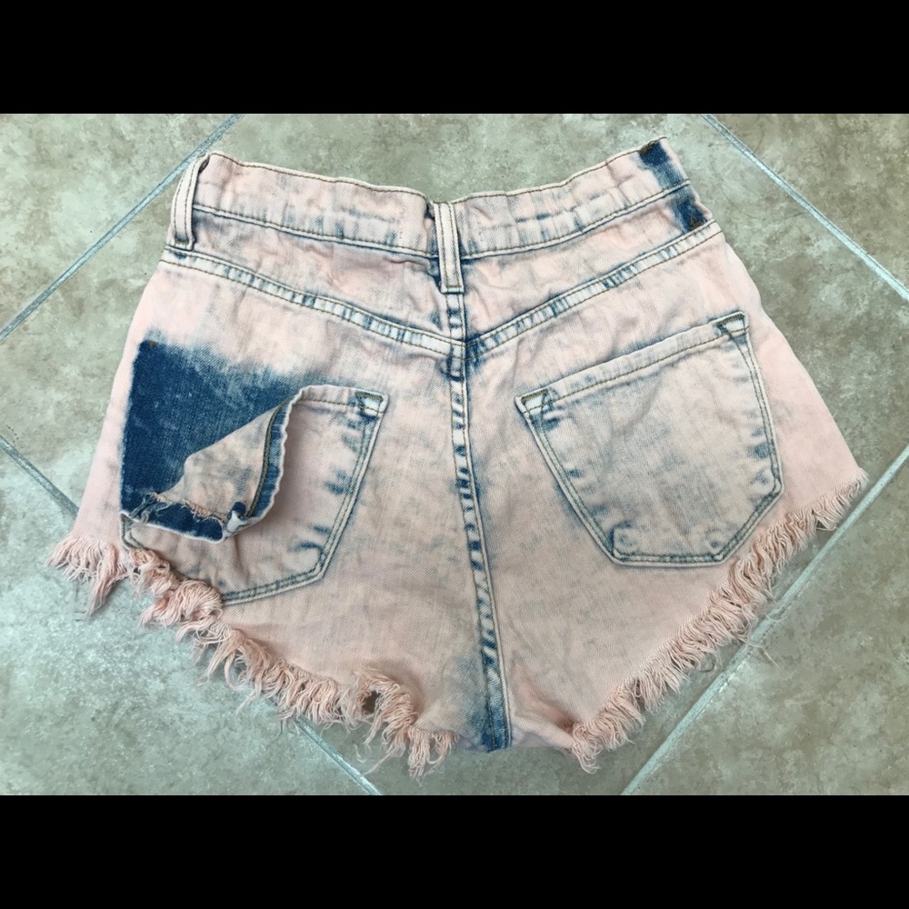 Acid Washed Distressed Shorts - Picture 6 of 7